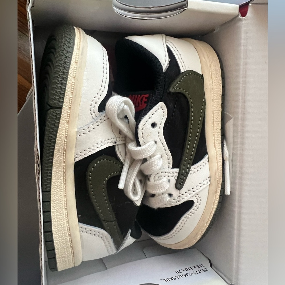 Infant travis Scott sneakers